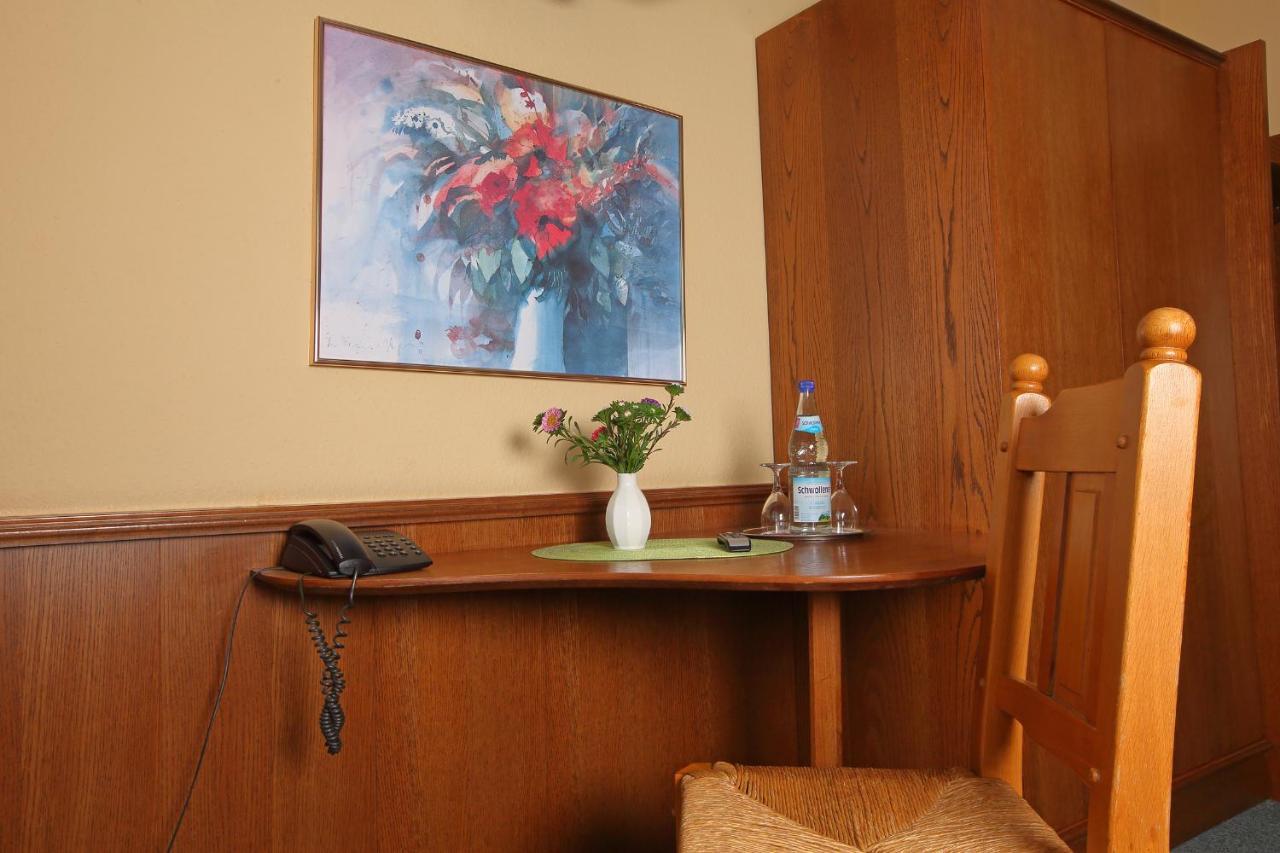 Hotel Schinderhannes Weiskirchen Bagian luar foto
